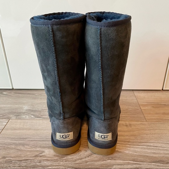 UGG Tall Boots Women's Size 6 - Picture 4 of 10